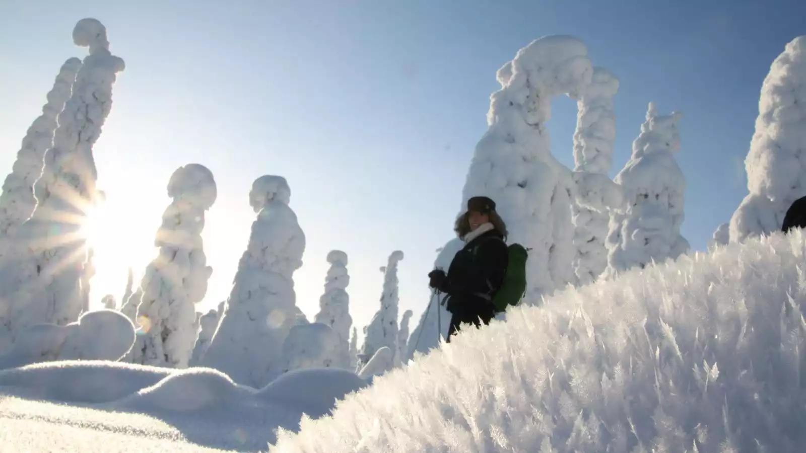 Op traditionele ski's de natuur in en ijsvissen