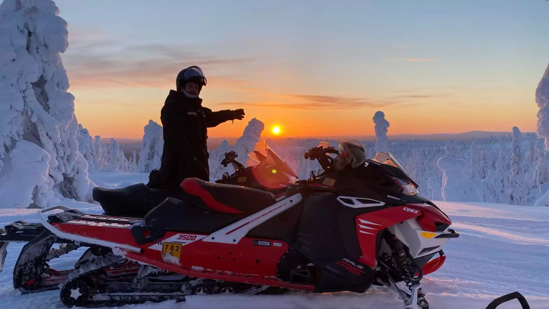 Sneeuwscootertocht naar de oude molenplaats