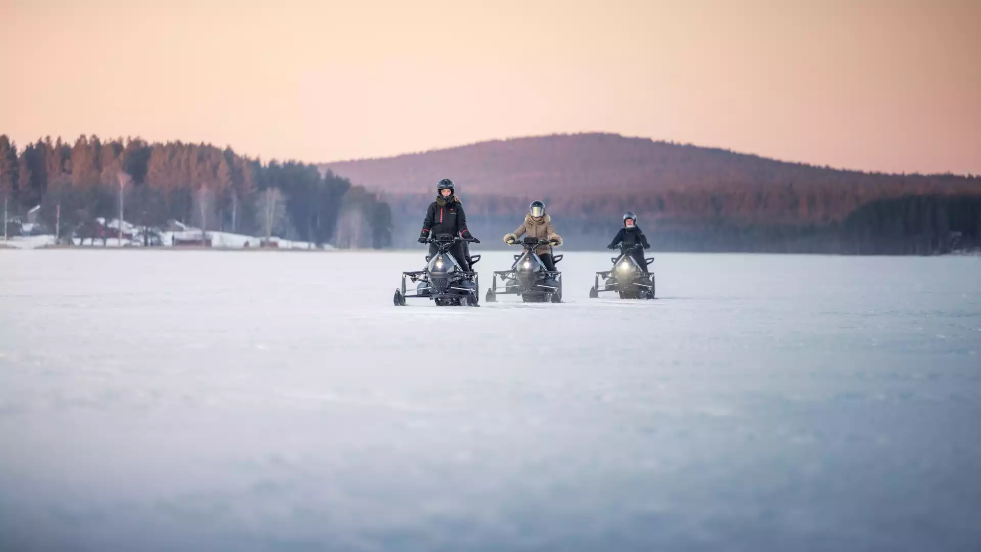 Sneeuwscootersafari met de sneeuwscooters