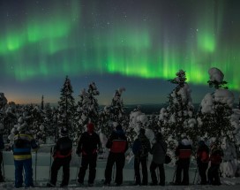 noorderlicht-sneeuwschoenwandelen-arctic-circle