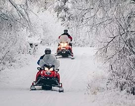 lange-sneeuwscootersafari-apukka