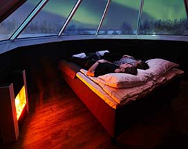 apukka-overnachting-in-aurora-cabin