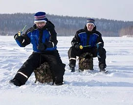 rovaniemi-sneeuwscooteren-ijsvissen