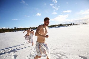 Finland_sauna_winter_Ruka_Kuusamo_8M0A1280-min