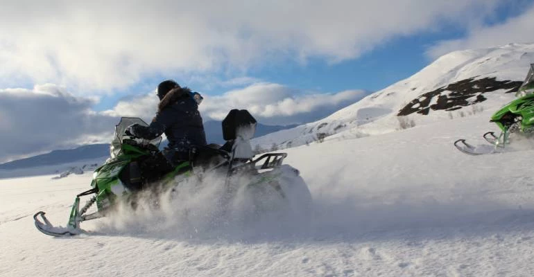 sneeuwscootersafari zweeds lapland