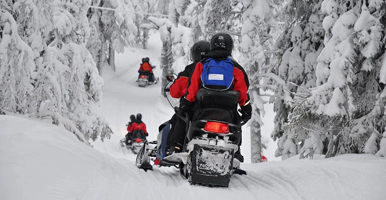 sneeuwscootersafari lapland